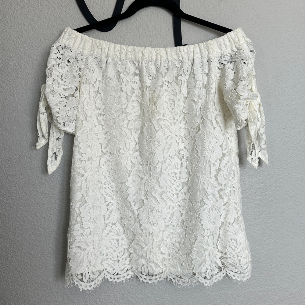 Lulu’s Small off-shoulder off-white lace top - Picture 3 of 6